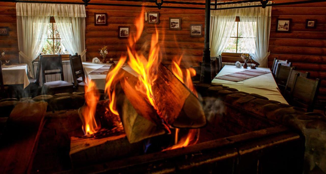 Toursit Complex Polyana Kvasova Hotel Ngoại thất bức ảnh